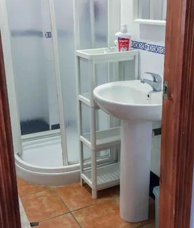 Three Bedroom House By The Sea *